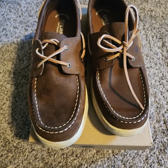 Sperry's- basically new - Picture 2 of 4